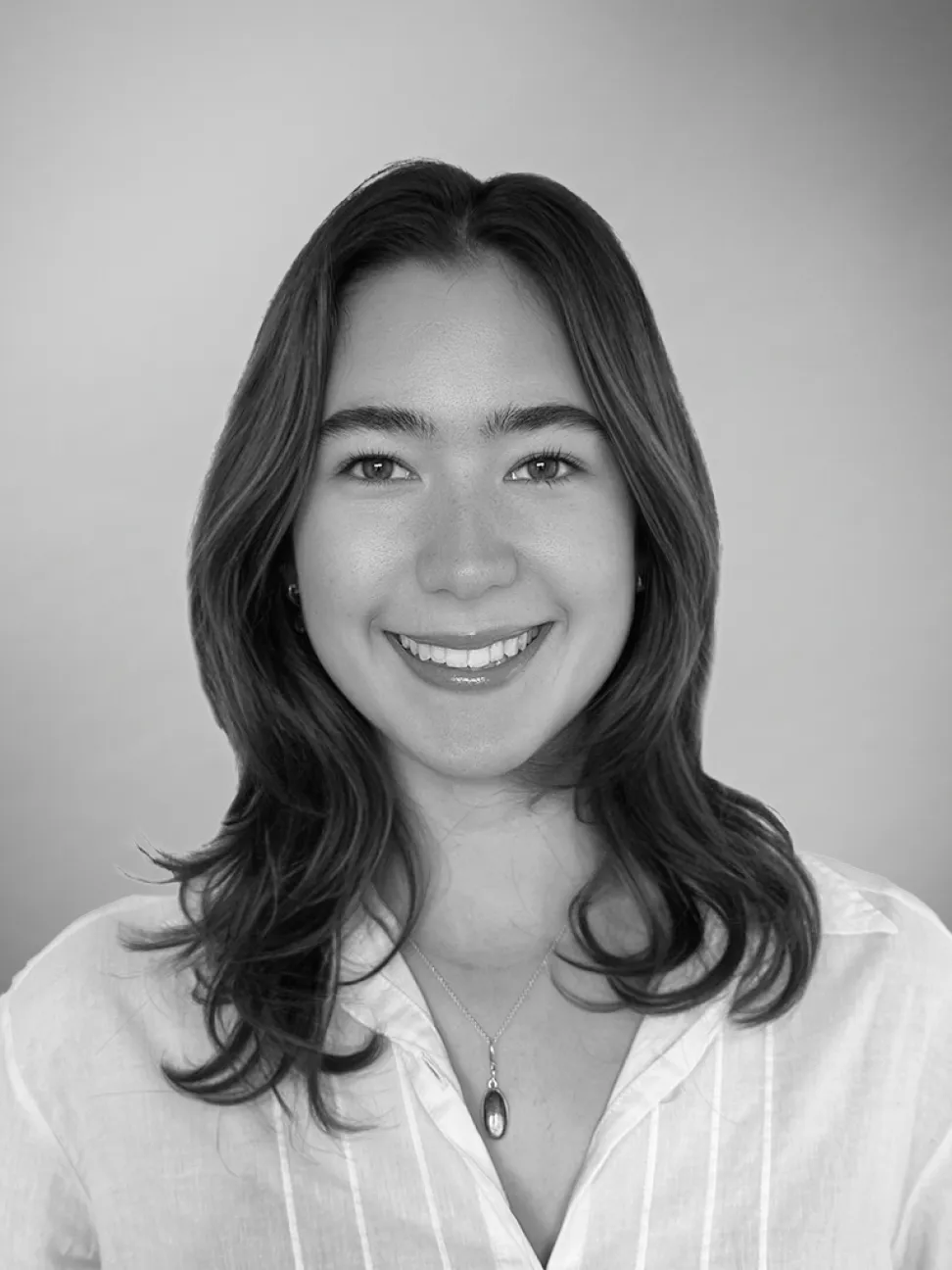 Nina Lewis headshot