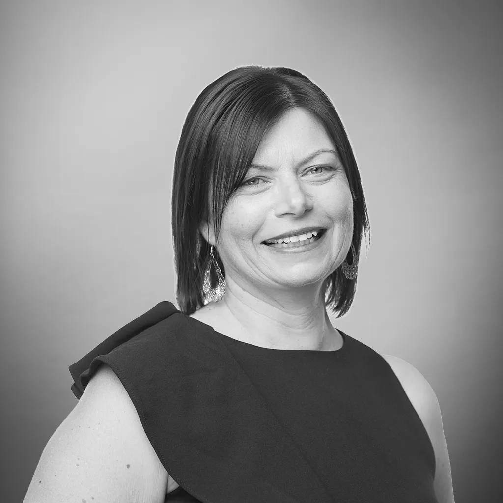 Simone Wills headshot