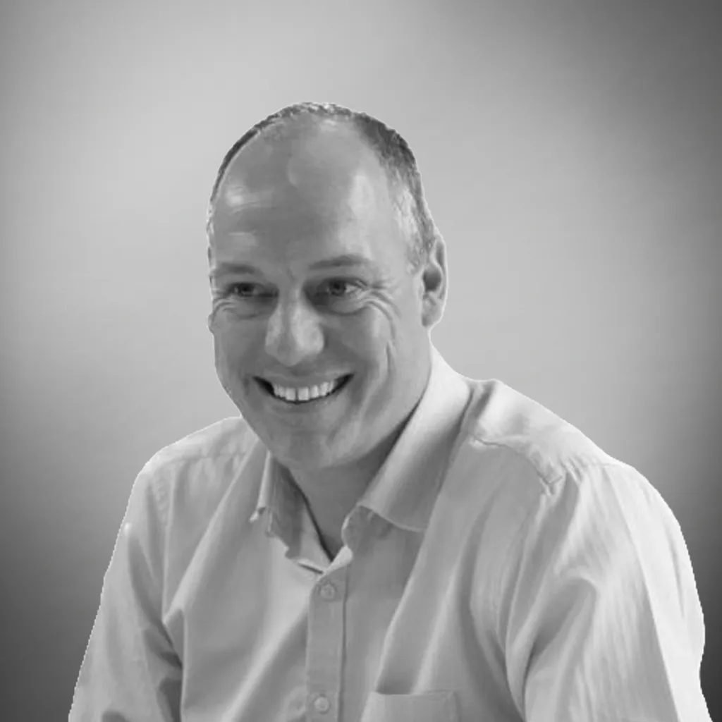 Theo Holland headshot